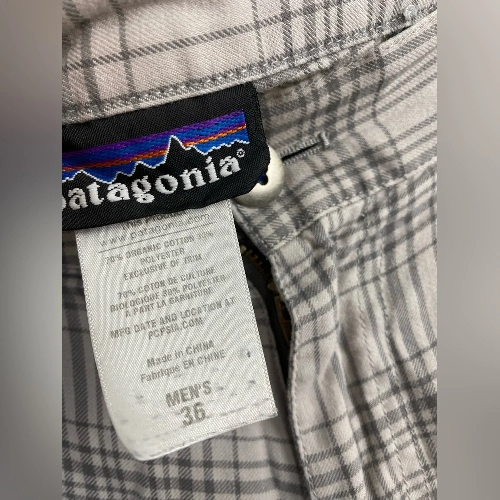 Patagonia Organic Cotton Plaid flat Front Casual Silver Gray Shorts Men’s 36‎